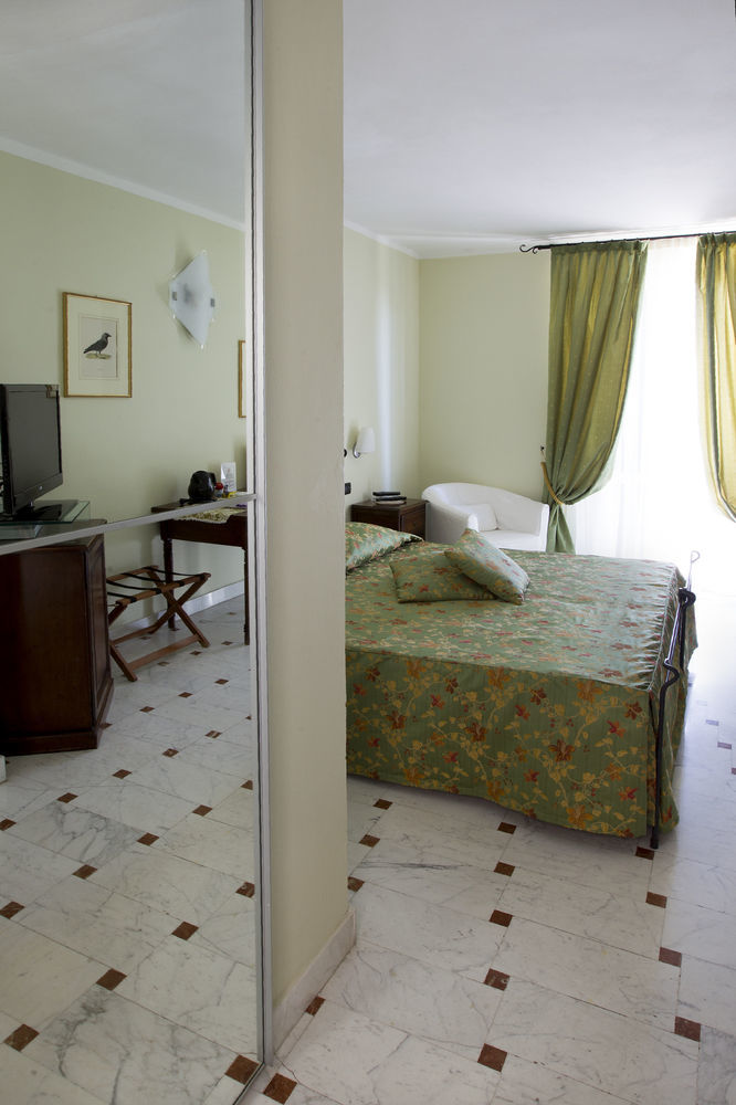 Hotel Le Ville Relais 3*