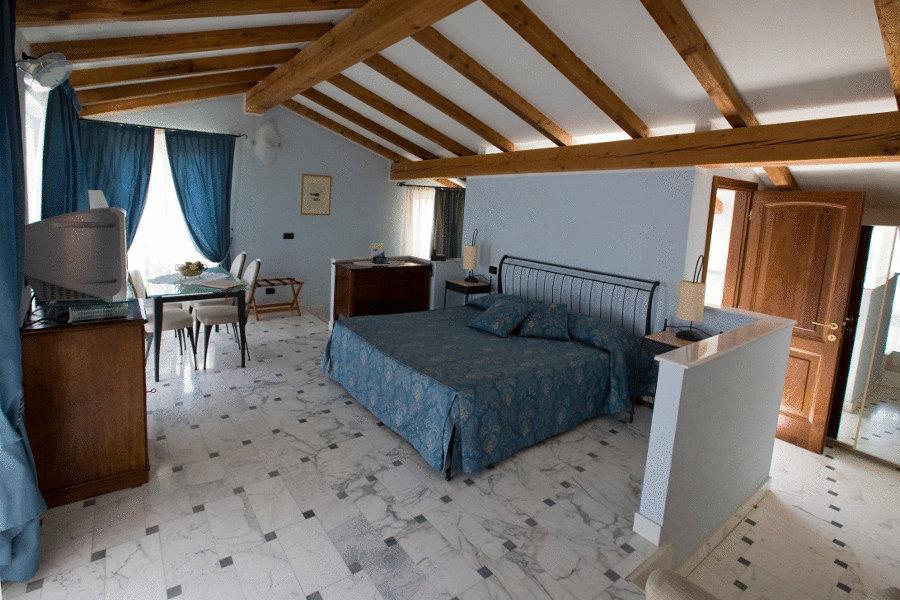 Hotel Le Ville Relais